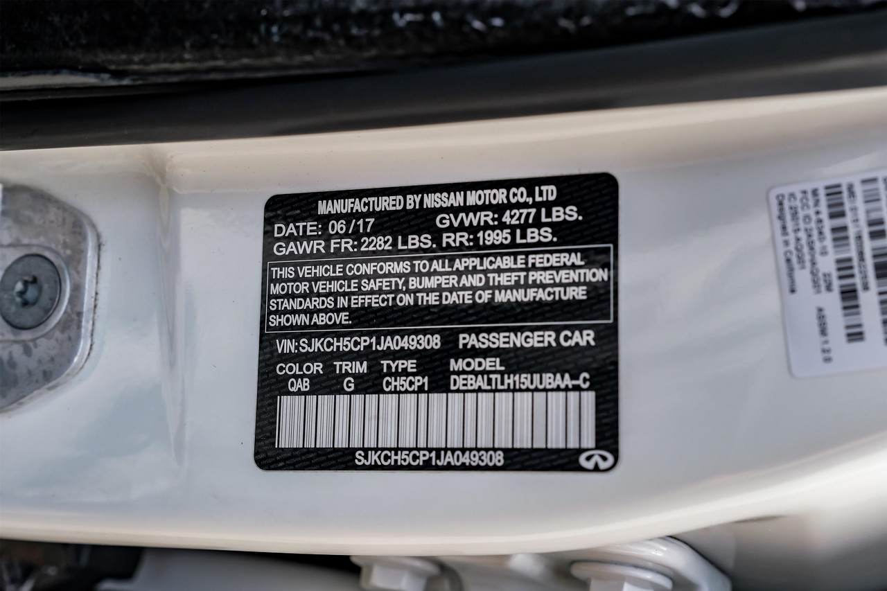 INFINITI QX30 Vehicle Main Gallery Image 56
