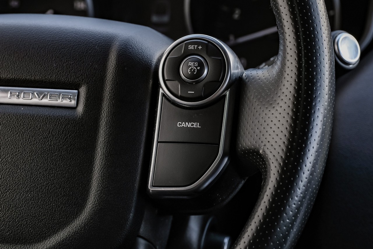 Land Rover Range Rover Sport Vehicle Main Gallery Image 22