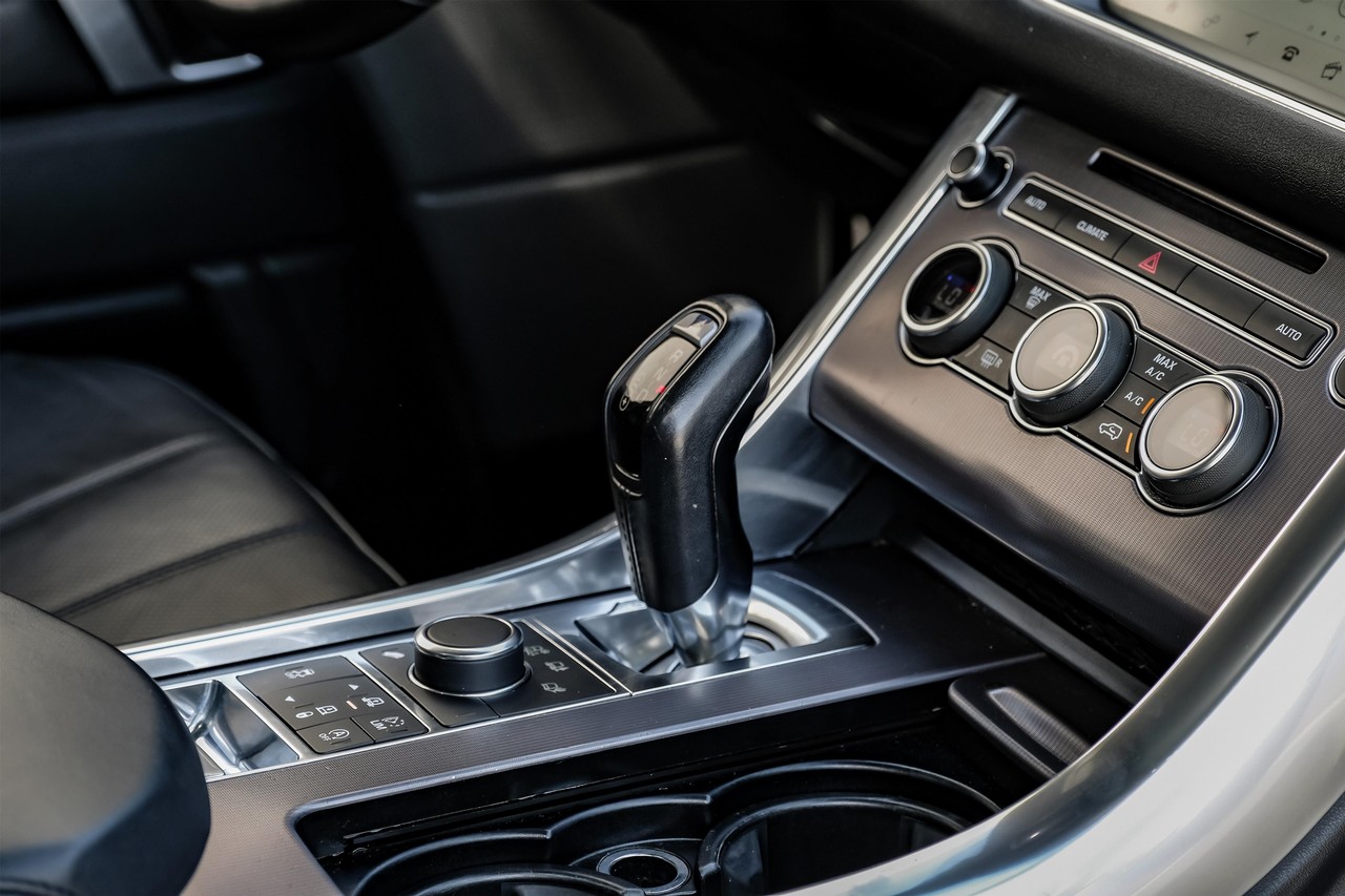 Land Rover Range Rover Sport Vehicle Main Gallery Image 28