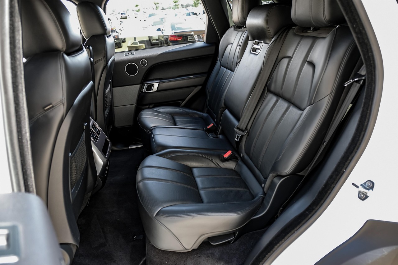 Land Rover Range Rover Sport Vehicle Main Gallery Image 37