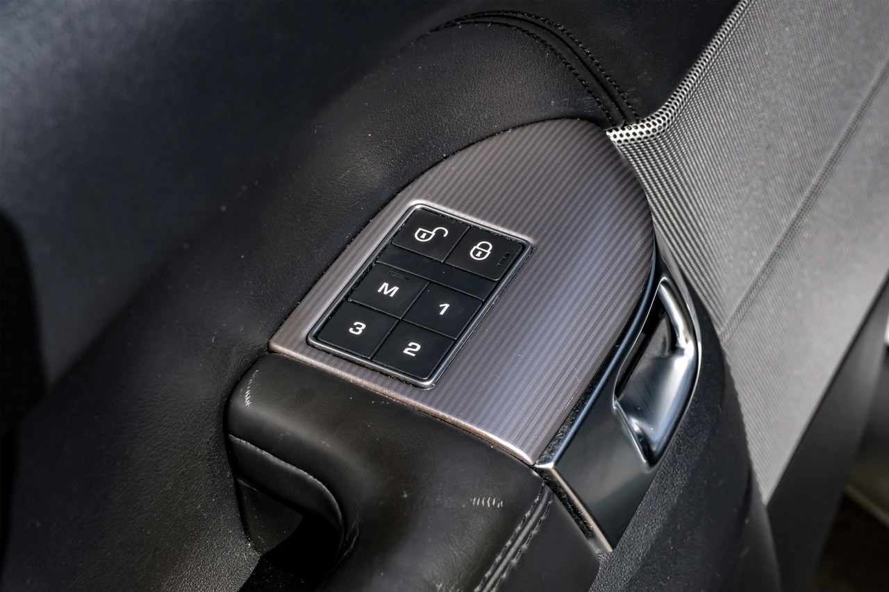 Land Rover Range Rover Sport Vehicle Main Gallery Image 41
