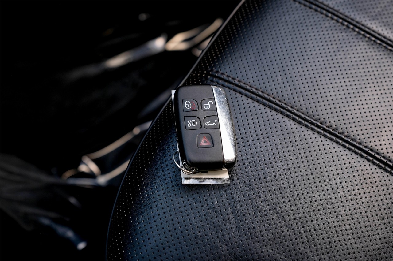 Land Rover Range Rover Sport Vehicle Main Gallery Image 54