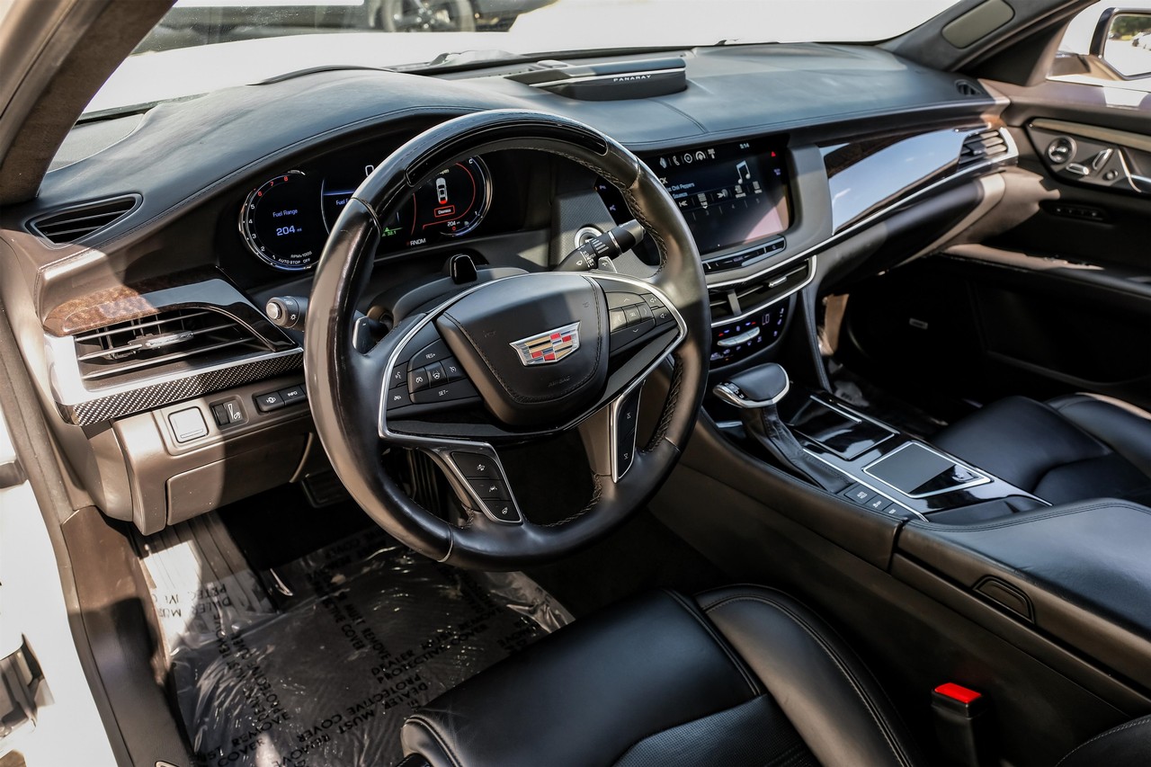 Cadillac CT6 Sedan Vehicle Main Gallery Image 03
