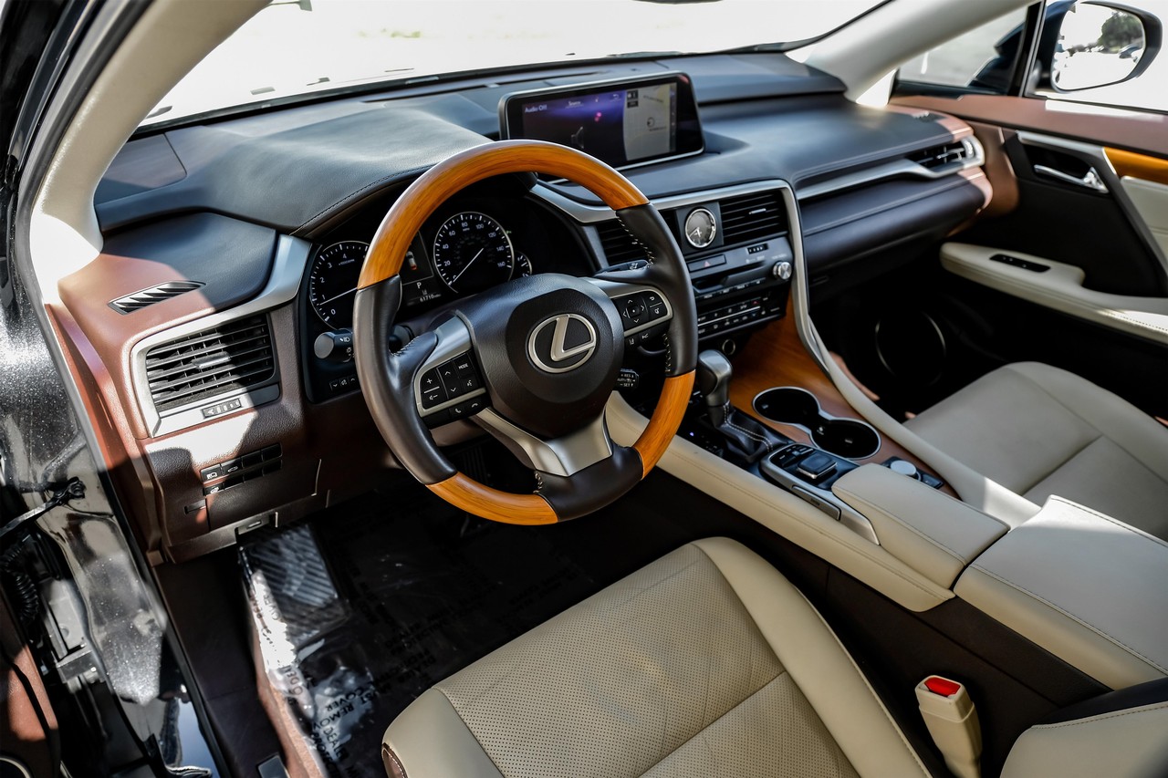 Lexus RX 350 Vehicle Main Gallery Image 03
