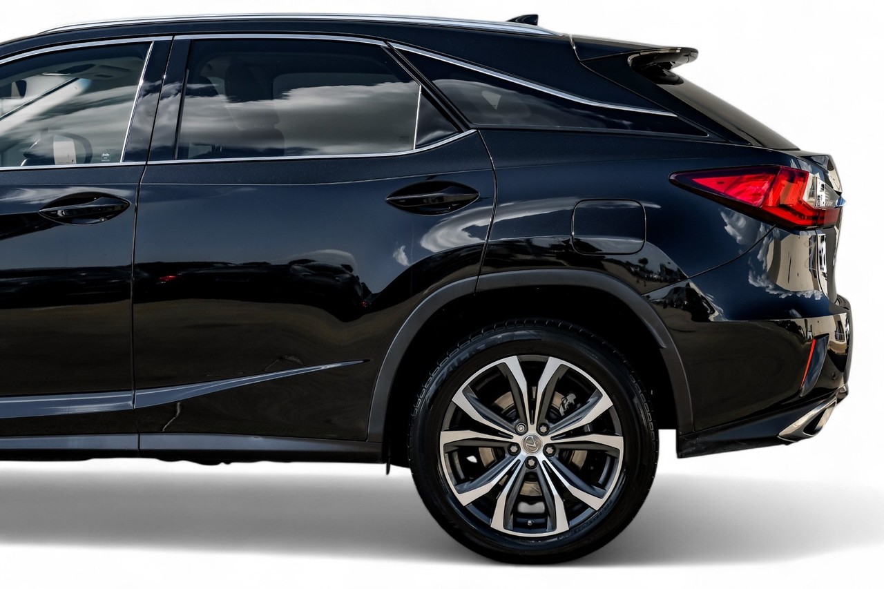 Lexus RX 350 Vehicle Main Gallery Image 16