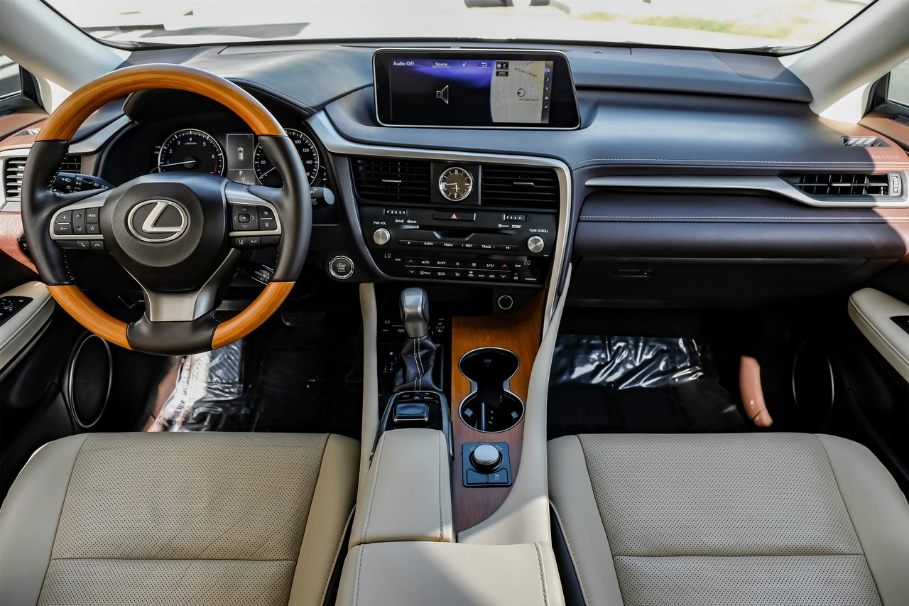 Lexus RX 350 Vehicle Main Gallery Image 18