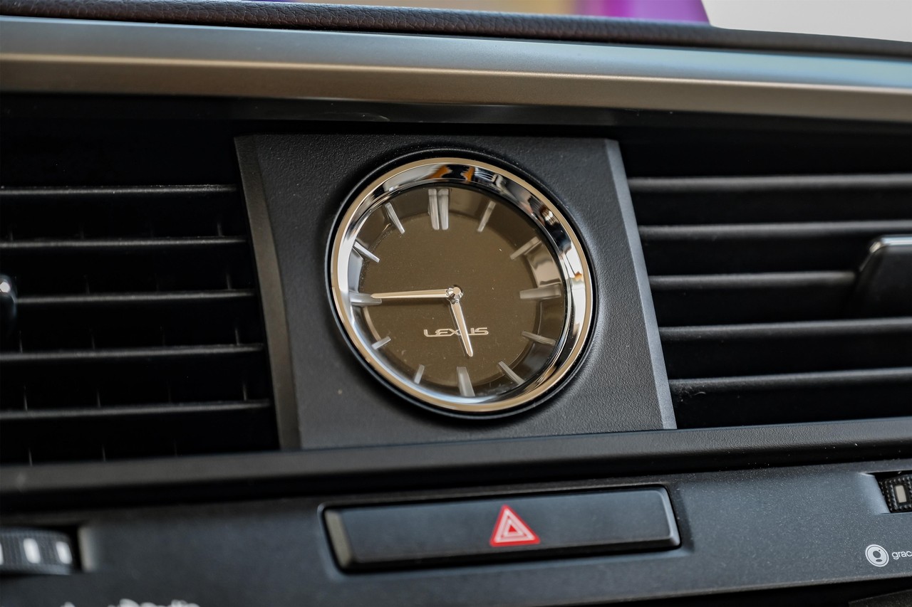 Lexus RX 350 Vehicle Main Gallery Image 31