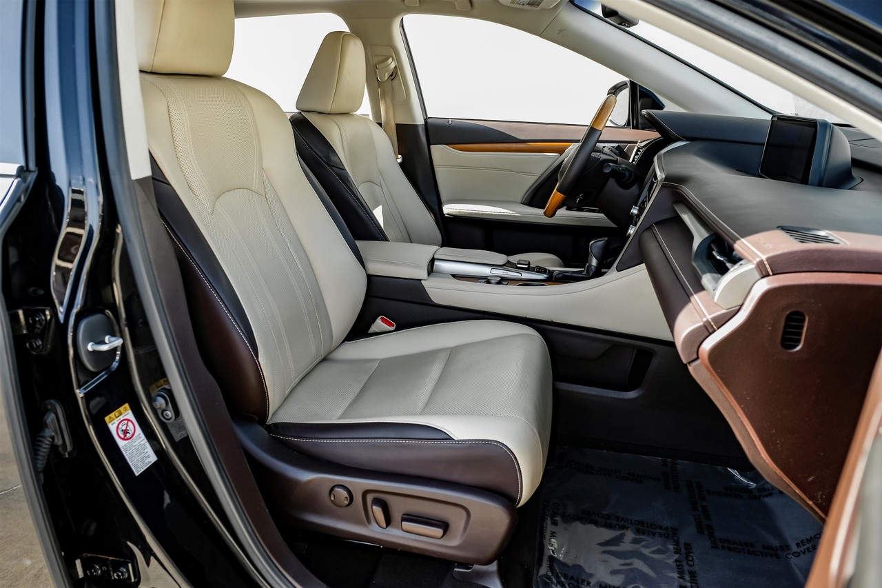 Lexus RX 350 Vehicle Main Gallery Image 37