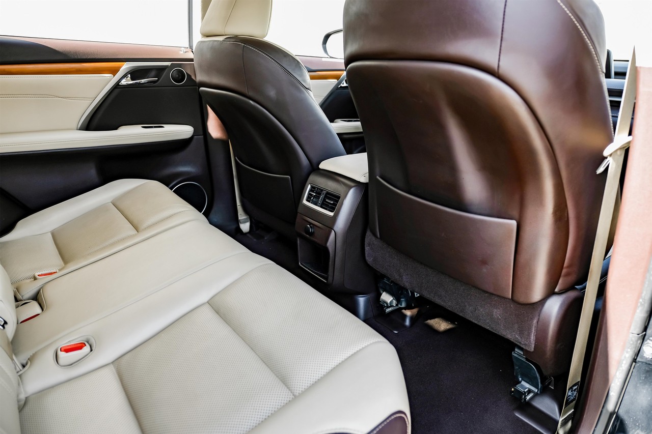 Lexus RX 350 Vehicle Main Gallery Image 39
