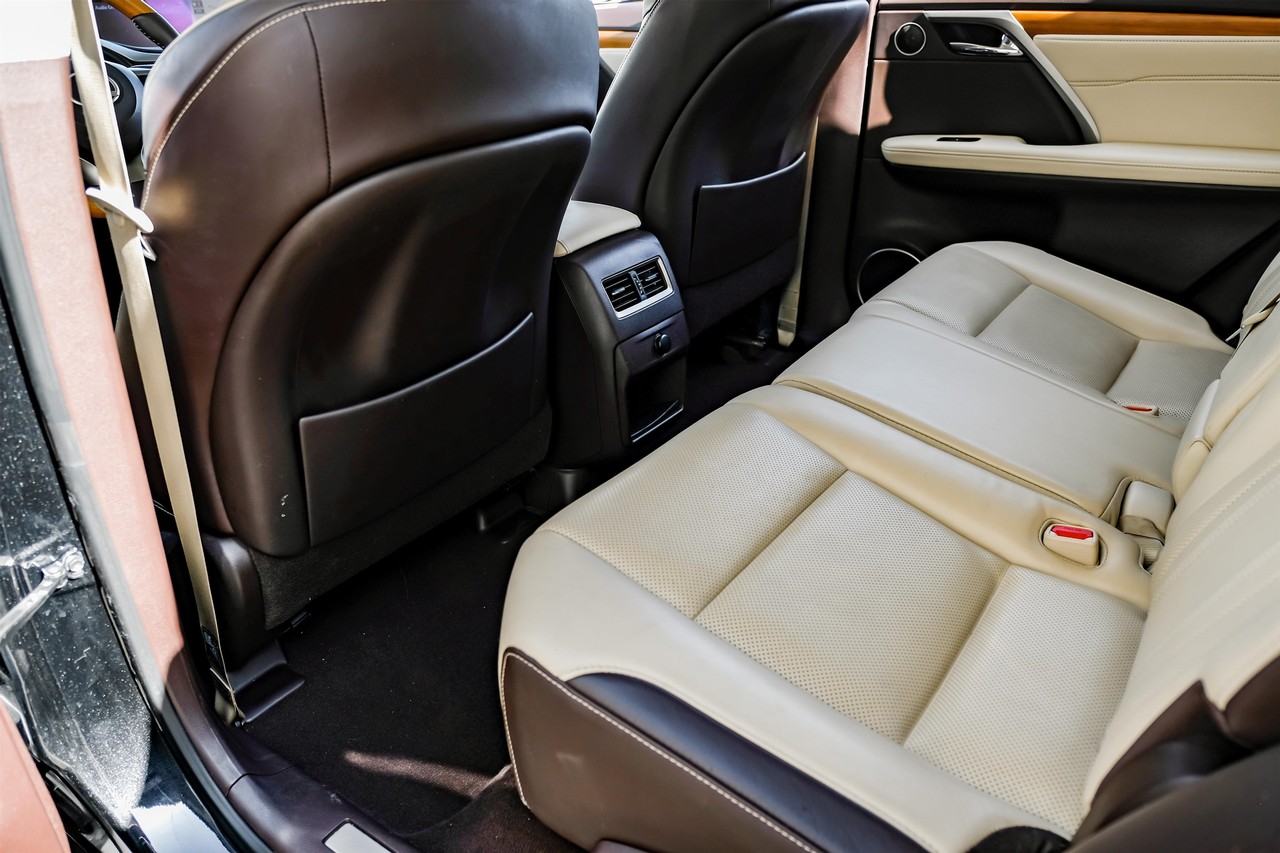 Lexus RX 350 Vehicle Main Gallery Image 40