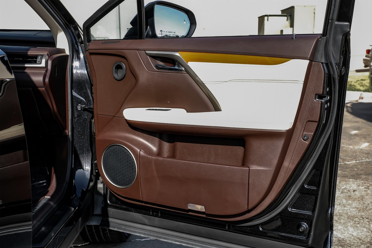 Lexus RX 350 Vehicle Main Gallery Image 46