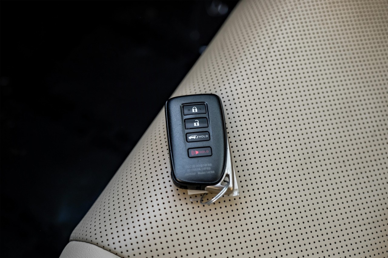 Lexus RX 350 Vehicle Main Gallery Image 57