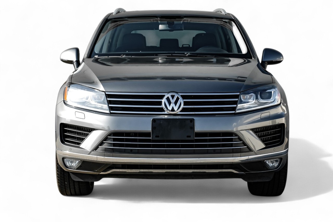 Volkswagen Touareg Vehicle Main Gallery Image 06