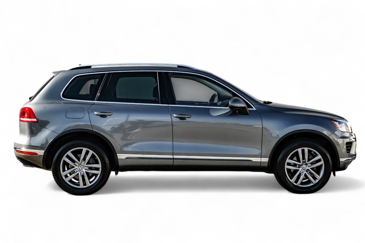 Volkswagen Touareg Vehicle Main Gallery Image 08
