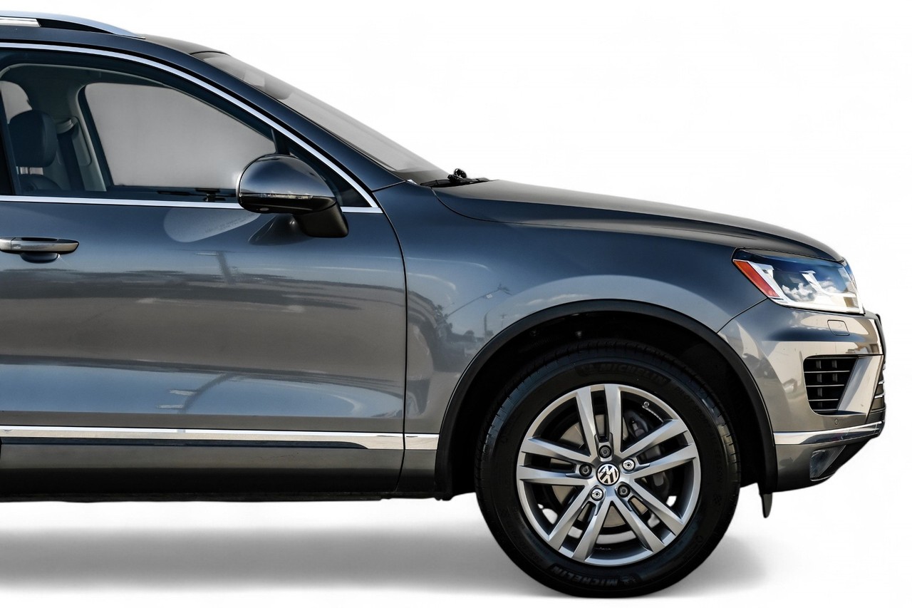 Volkswagen Touareg Vehicle Main Gallery Image 10