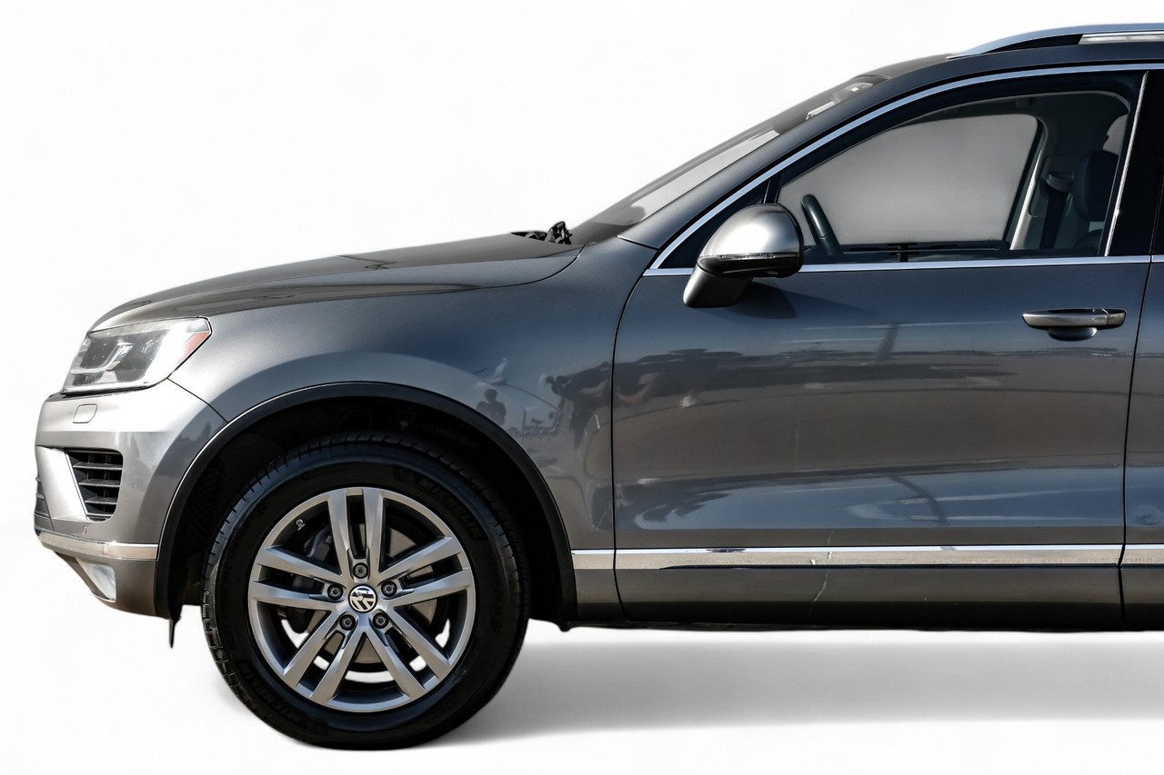 Volkswagen Touareg Vehicle Main Gallery Image 14
