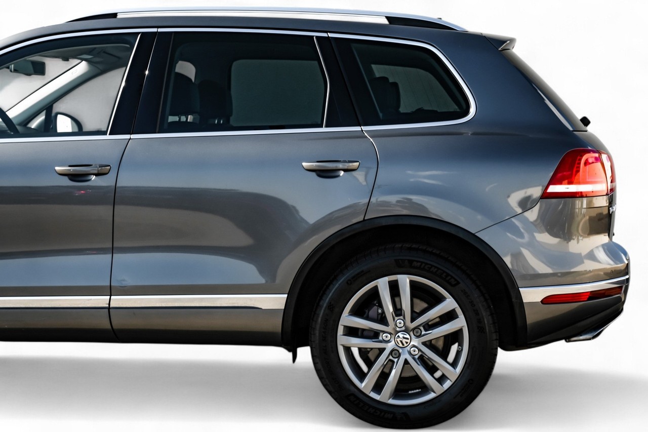 Volkswagen Touareg Vehicle Main Gallery Image 15