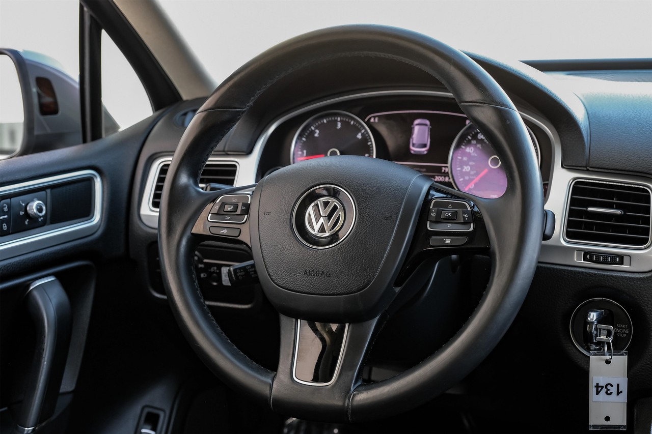 Volkswagen Touareg Vehicle Main Gallery Image 20