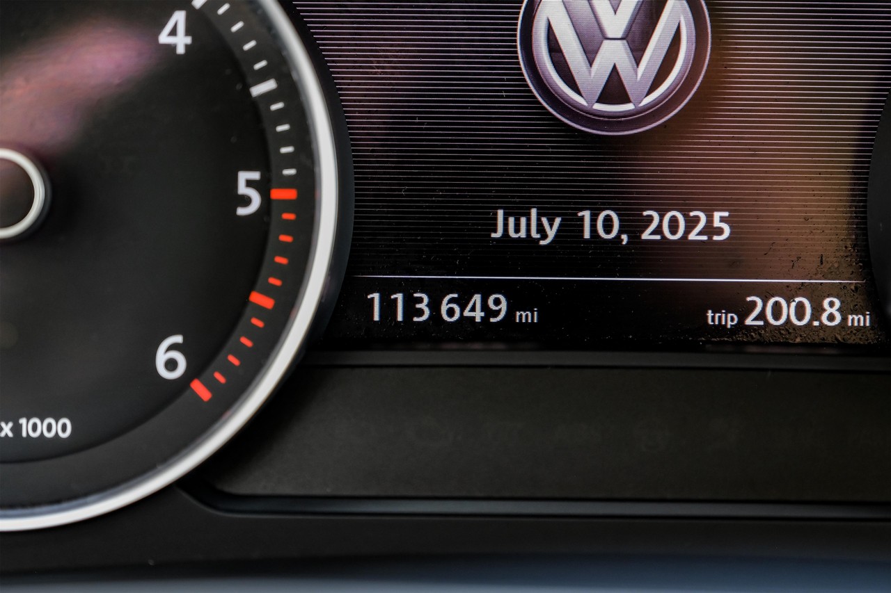 Volkswagen Touareg Vehicle Main Gallery Image 24