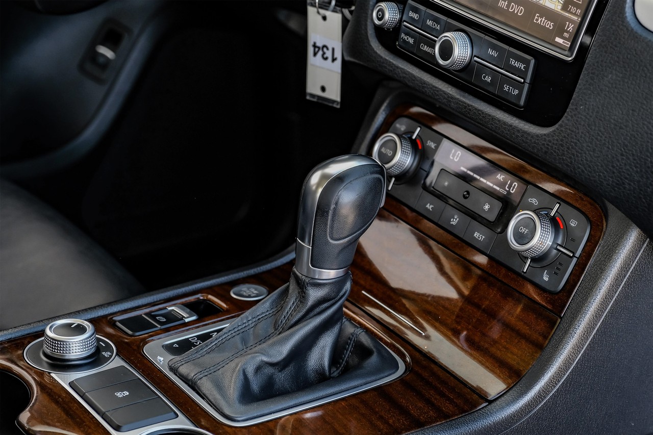 Volkswagen Touareg Vehicle Main Gallery Image 27