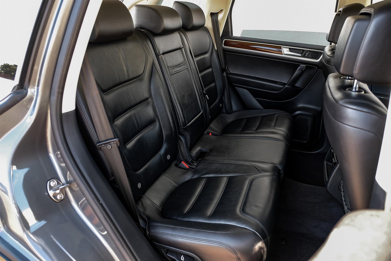 Volkswagen Touareg Vehicle Main Gallery Image 35