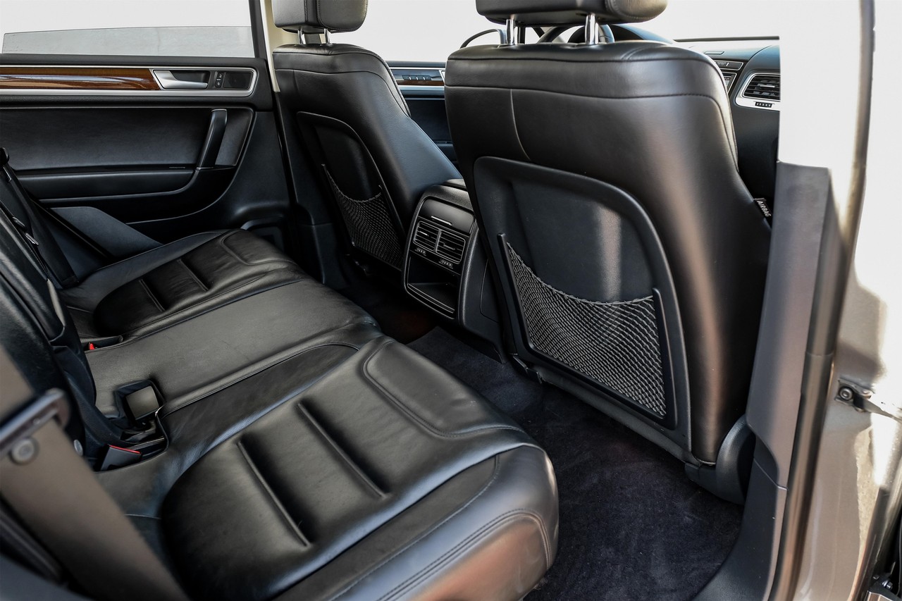 Volkswagen Touareg Vehicle Main Gallery Image 36