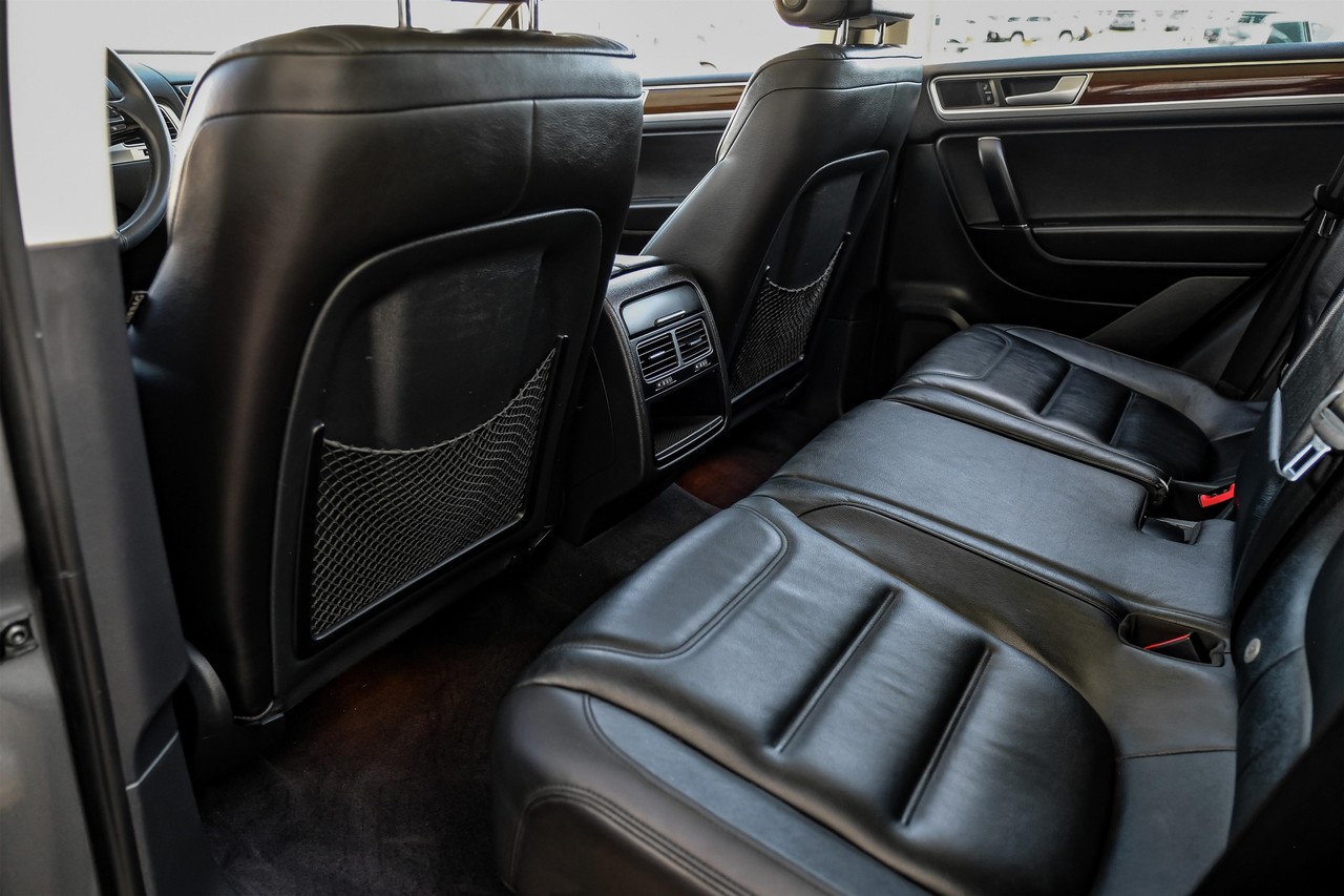 Volkswagen Touareg Vehicle Main Gallery Image 37