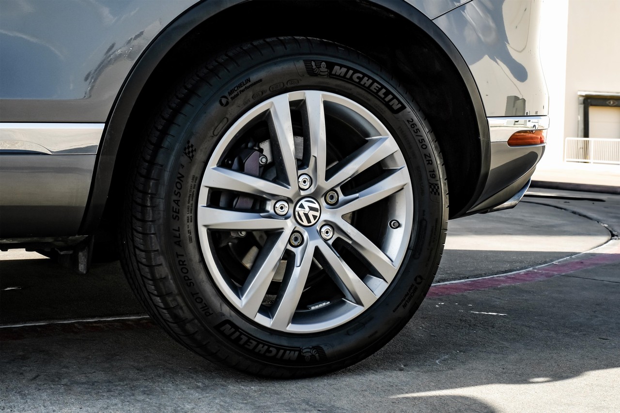 Volkswagen Touareg Vehicle Main Gallery Image 51
