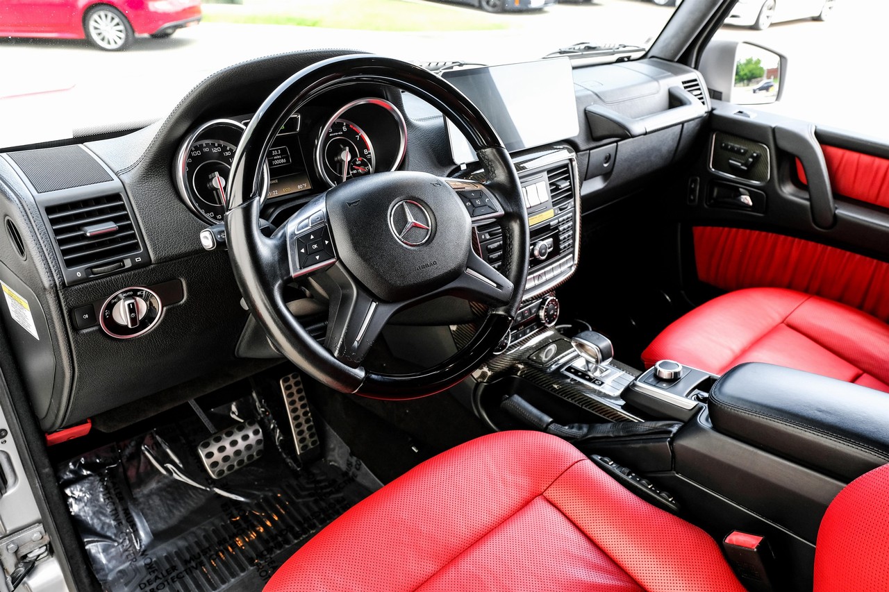 Mercedes-Benz G-Class Vehicle Main Gallery Image 03