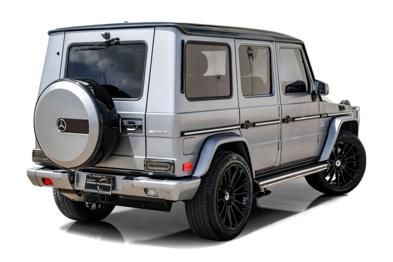 Mercedes-Benz G-Class Vehicle Main Gallery Image 09