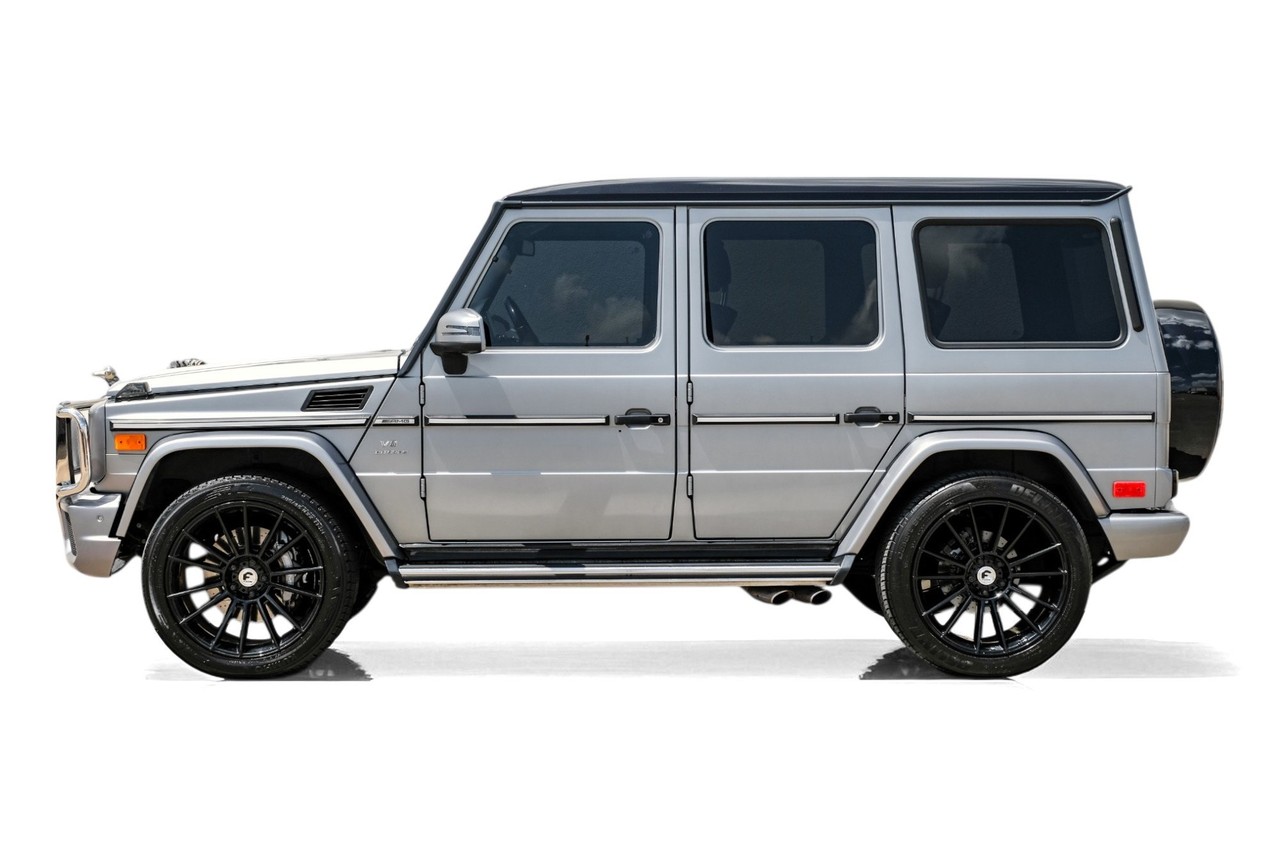 Mercedes-Benz G-Class Vehicle Main Gallery Image 12