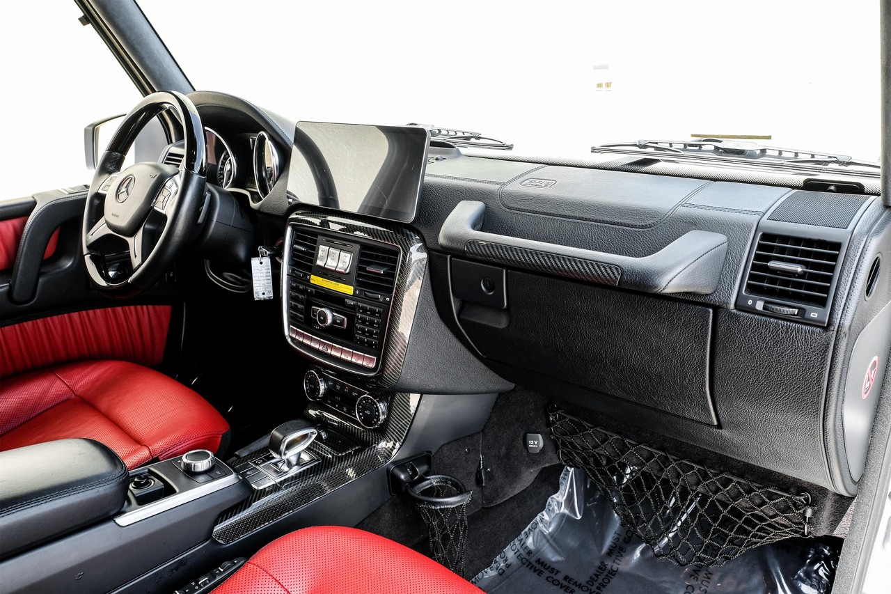 Mercedes-Benz G-Class Vehicle Main Gallery Image 13
