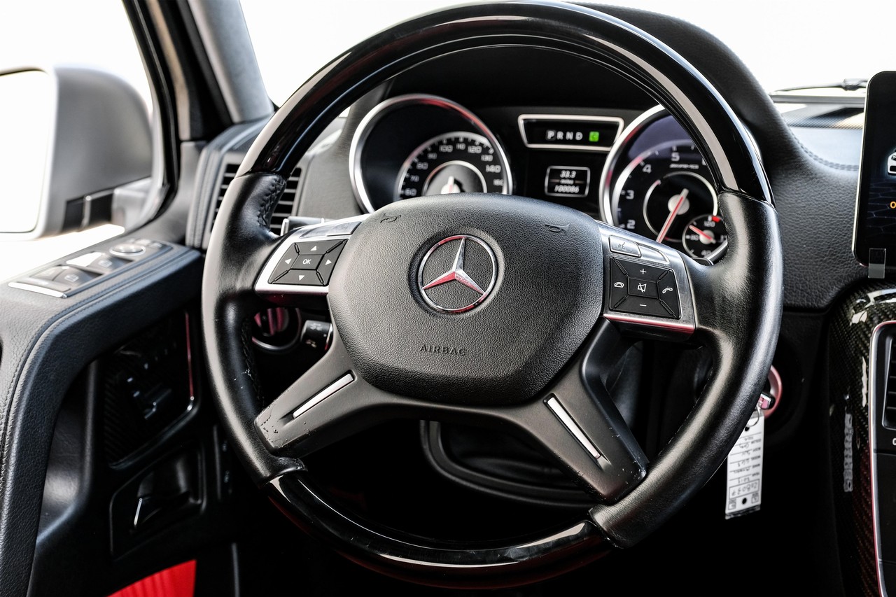 Mercedes-Benz G-Class Vehicle Main Gallery Image 17