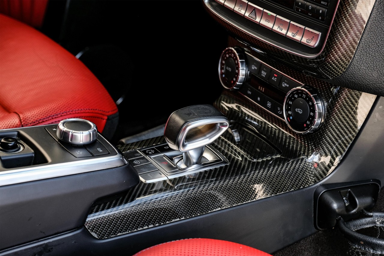 Mercedes-Benz G-Class Vehicle Main Gallery Image 24