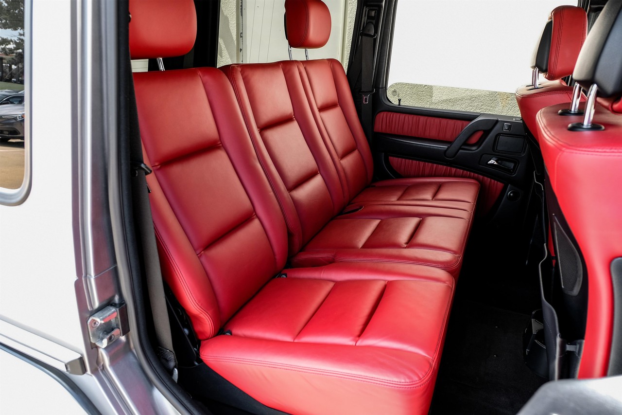 Mercedes-Benz G-Class Vehicle Main Gallery Image 32