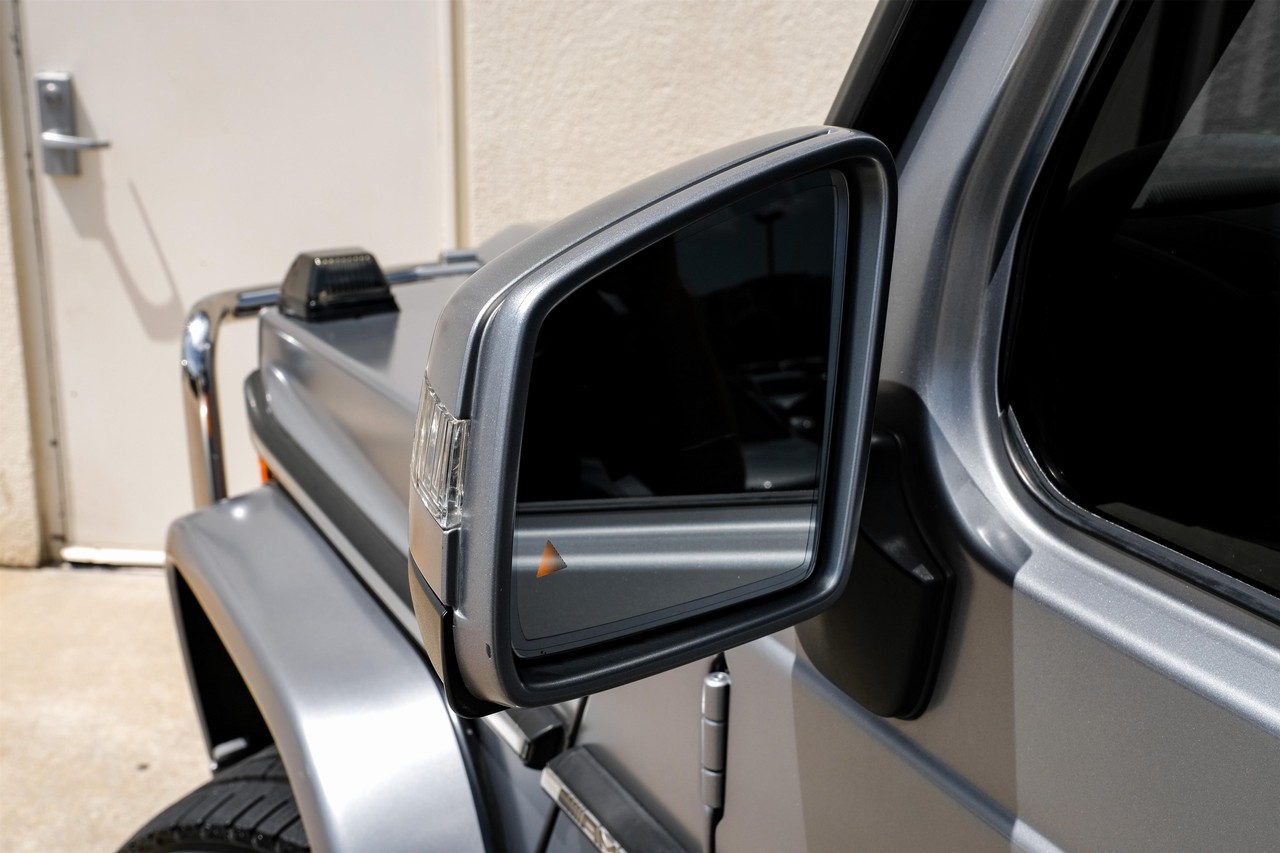 Mercedes-Benz G-Class Vehicle Main Gallery Image 37