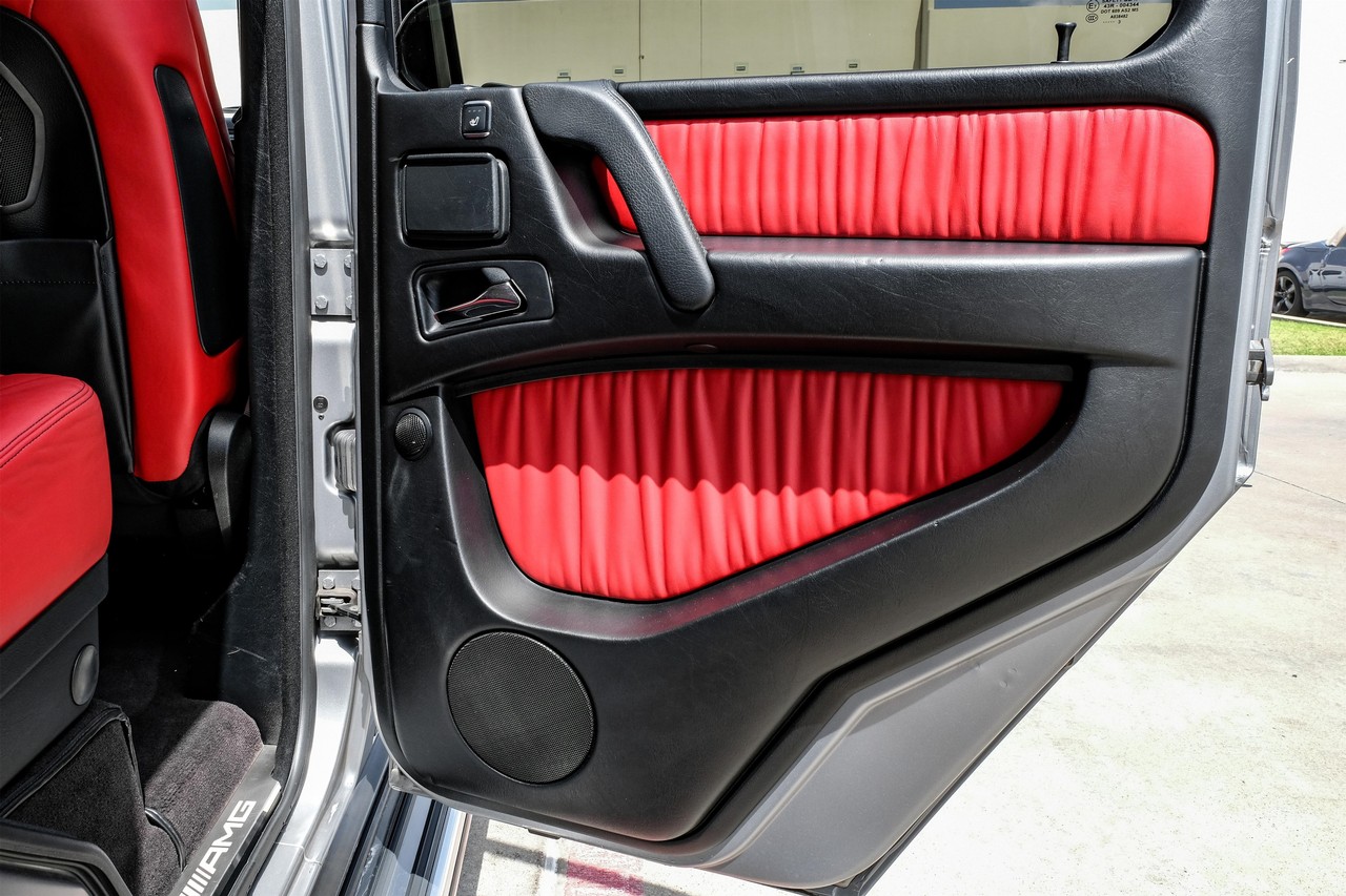 Mercedes-Benz G-Class Vehicle Main Gallery Image 43