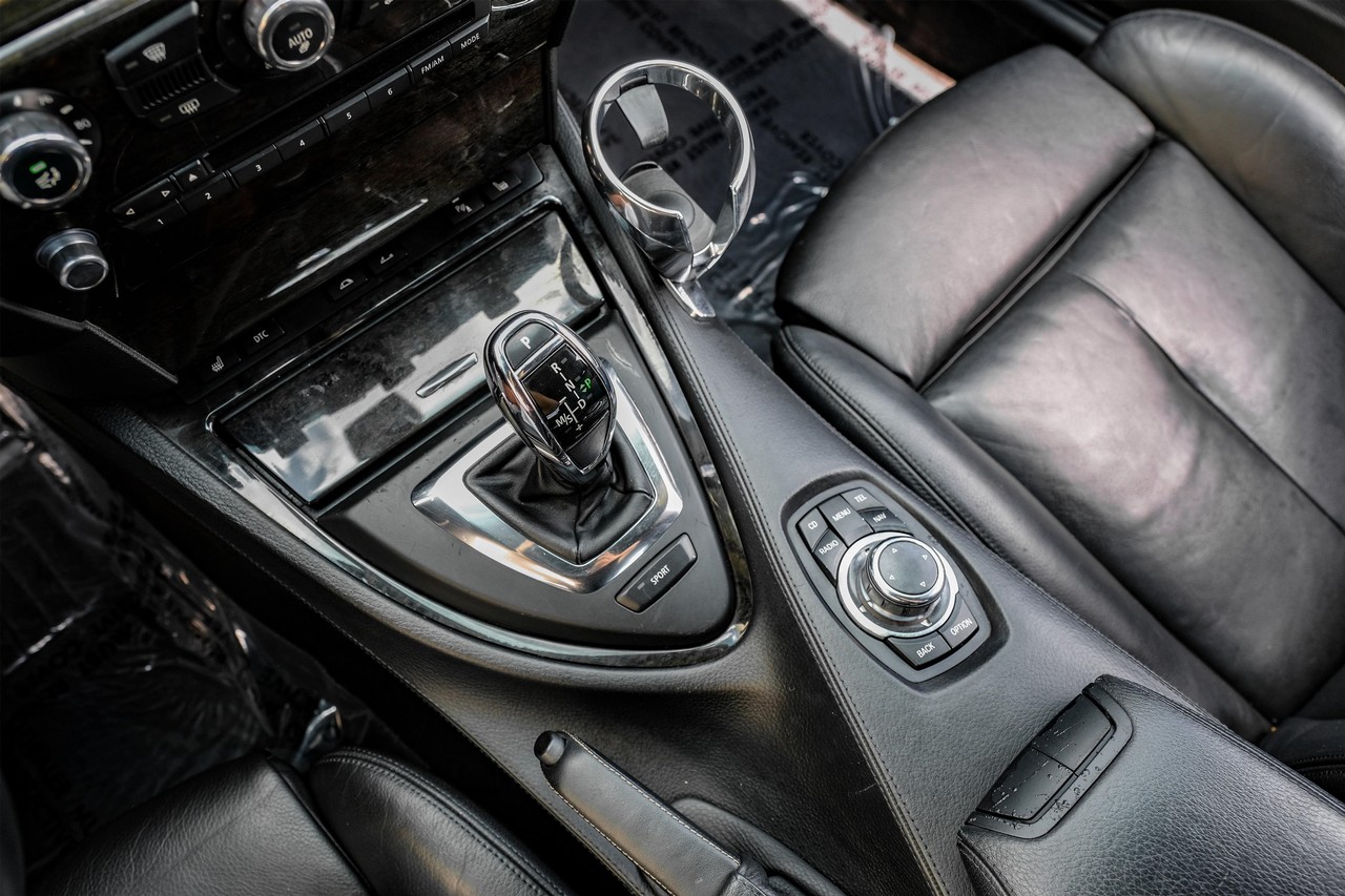 BMW 650i Vehicle Main Gallery Image 21
