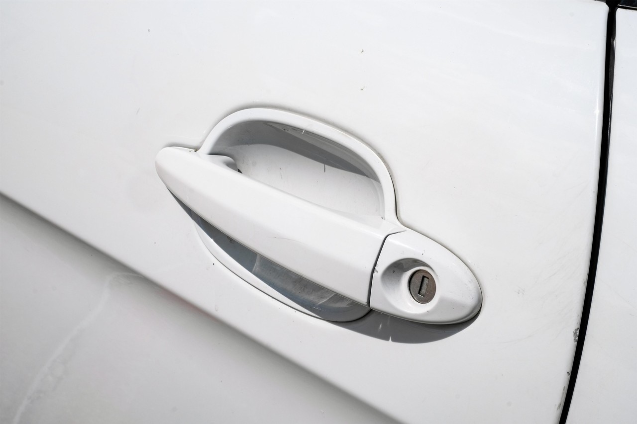 BMW 650i Vehicle Main Gallery Image 28
