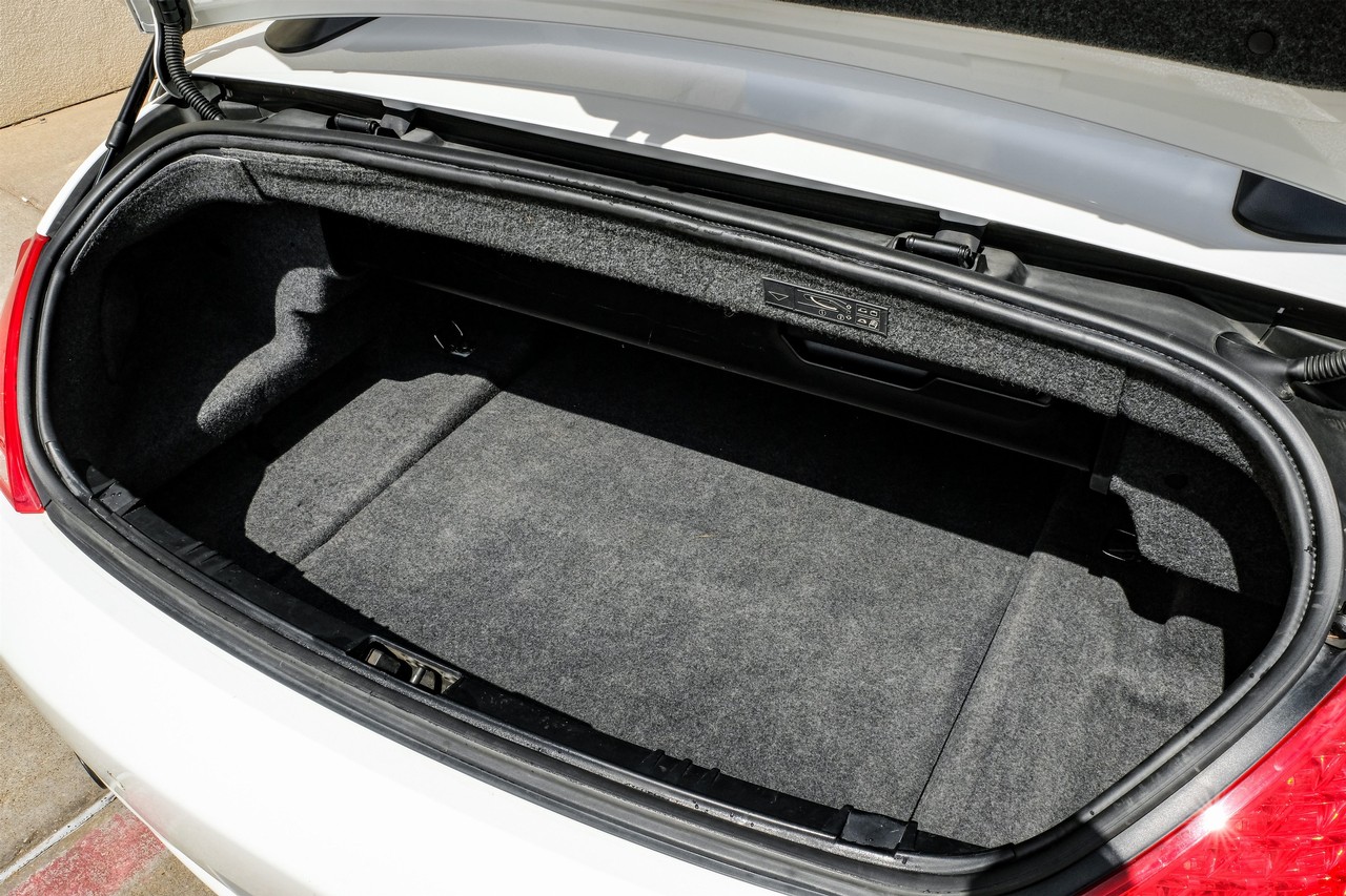 BMW 650i Vehicle Main Gallery Image 35