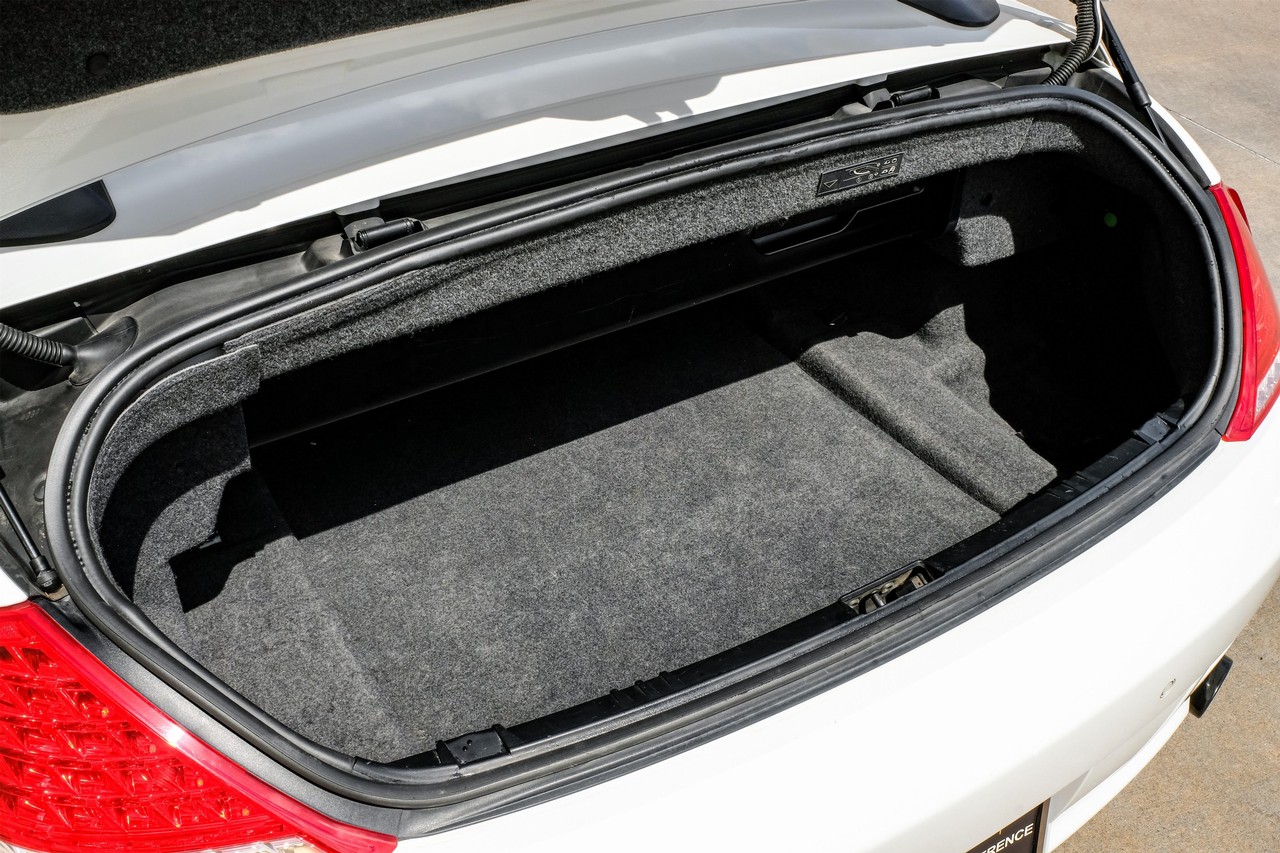 BMW 650i Vehicle Main Gallery Image 36