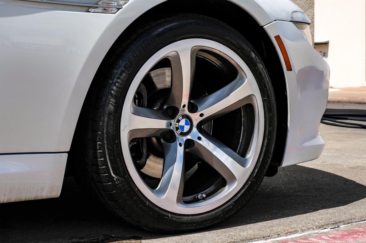 BMW 650i Vehicle Main Gallery Image 38