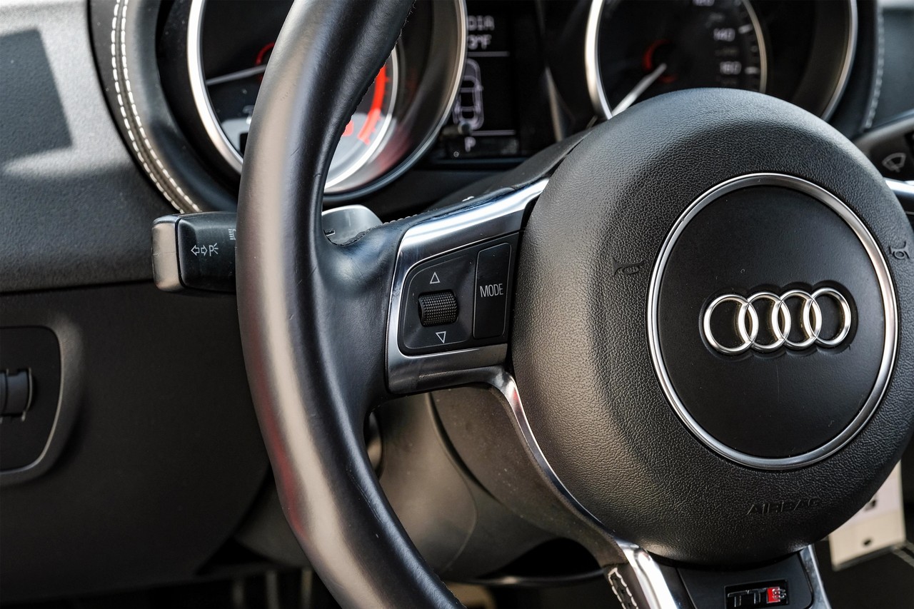 Audi TTS Vehicle Main Gallery Image 15