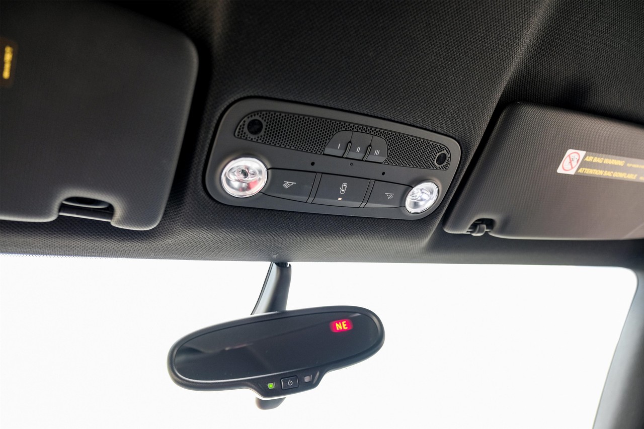 Audi TTS Vehicle Main Gallery Image 23