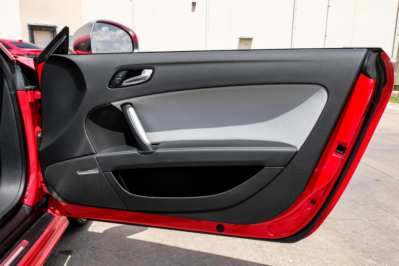 Audi TTS Vehicle Main Gallery Image 32