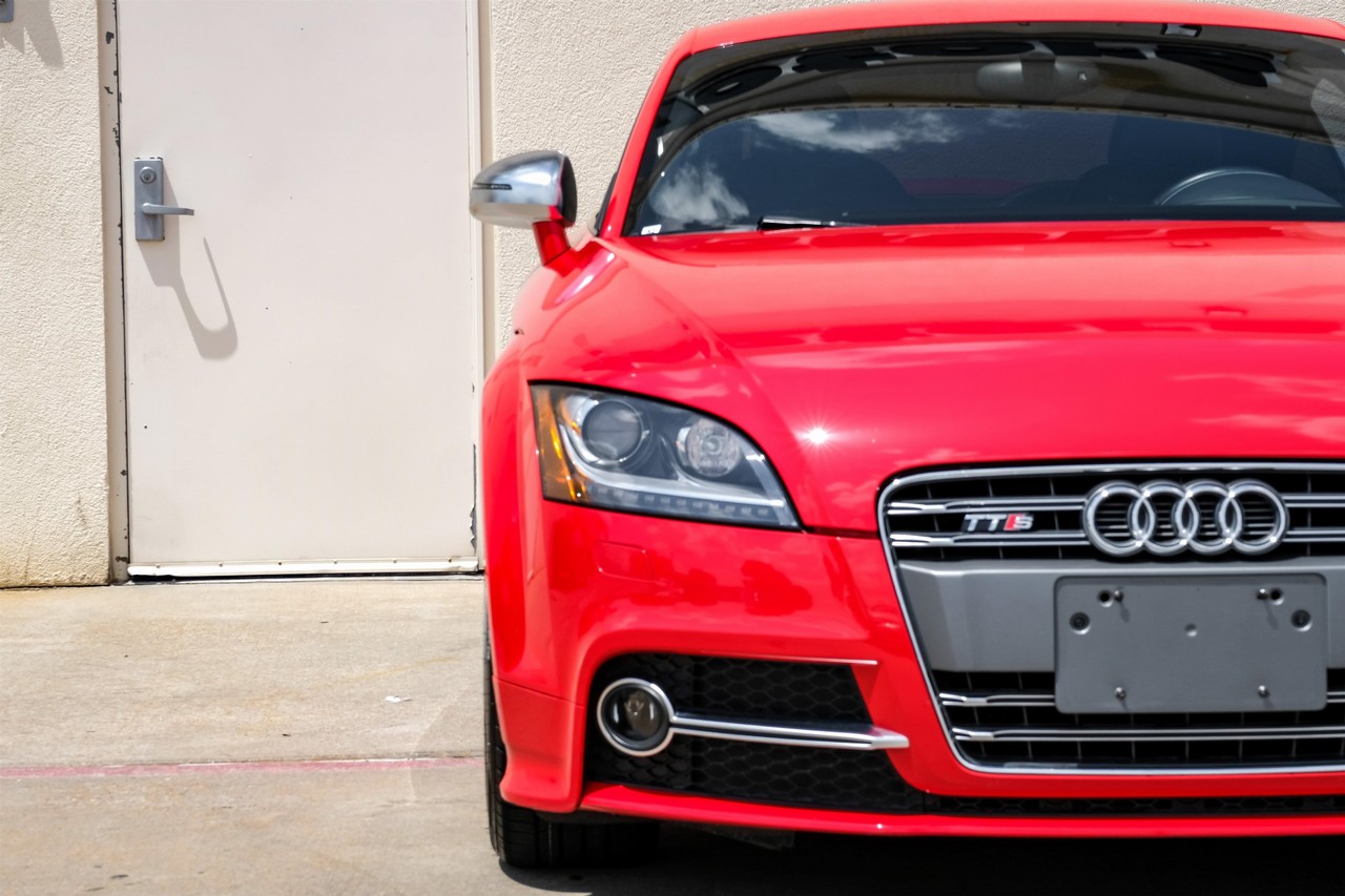 Audi TTS Vehicle Main Gallery Image 33