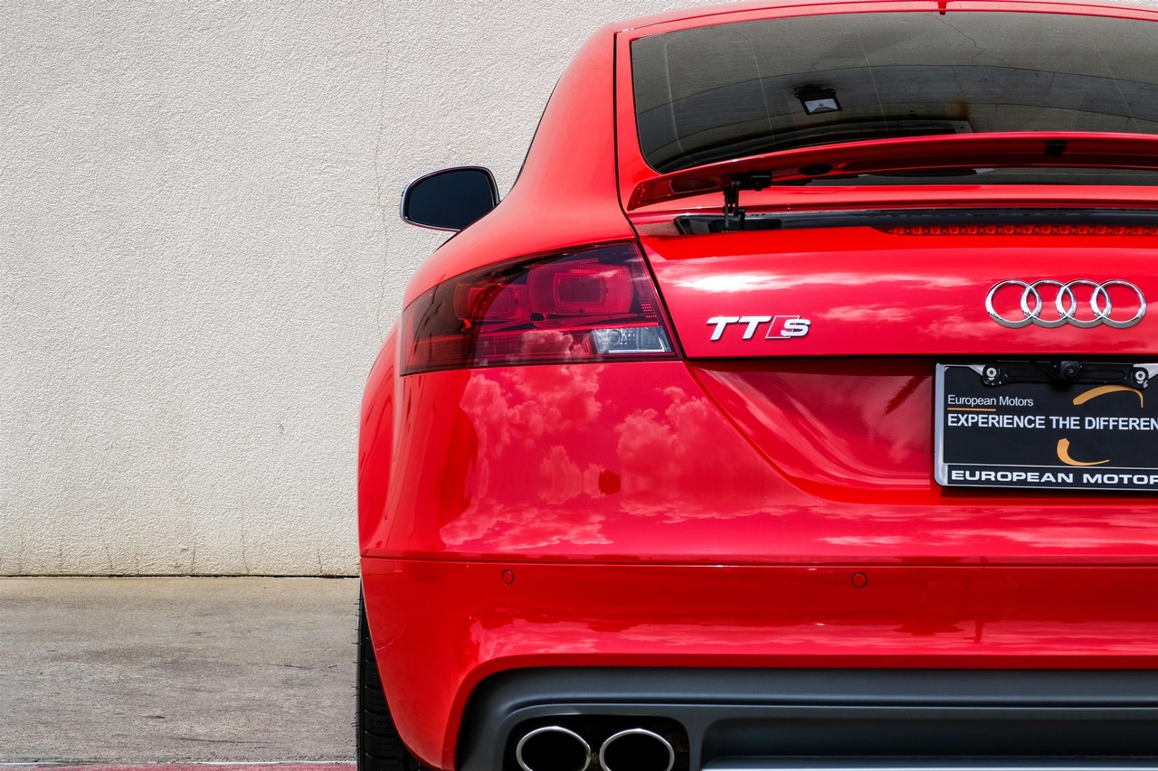 Audi TTS Vehicle Main Gallery Image 34