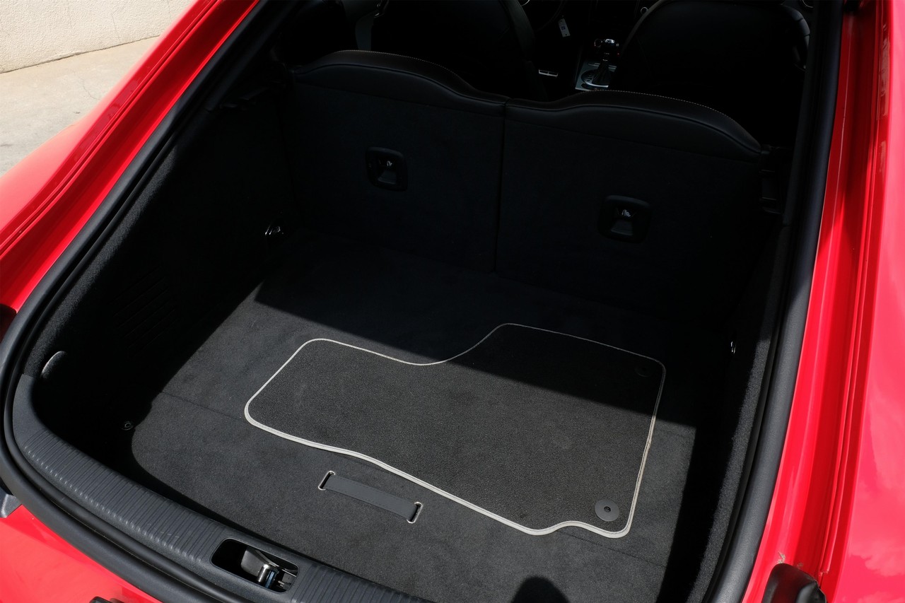 Audi TTS Vehicle Main Gallery Image 36