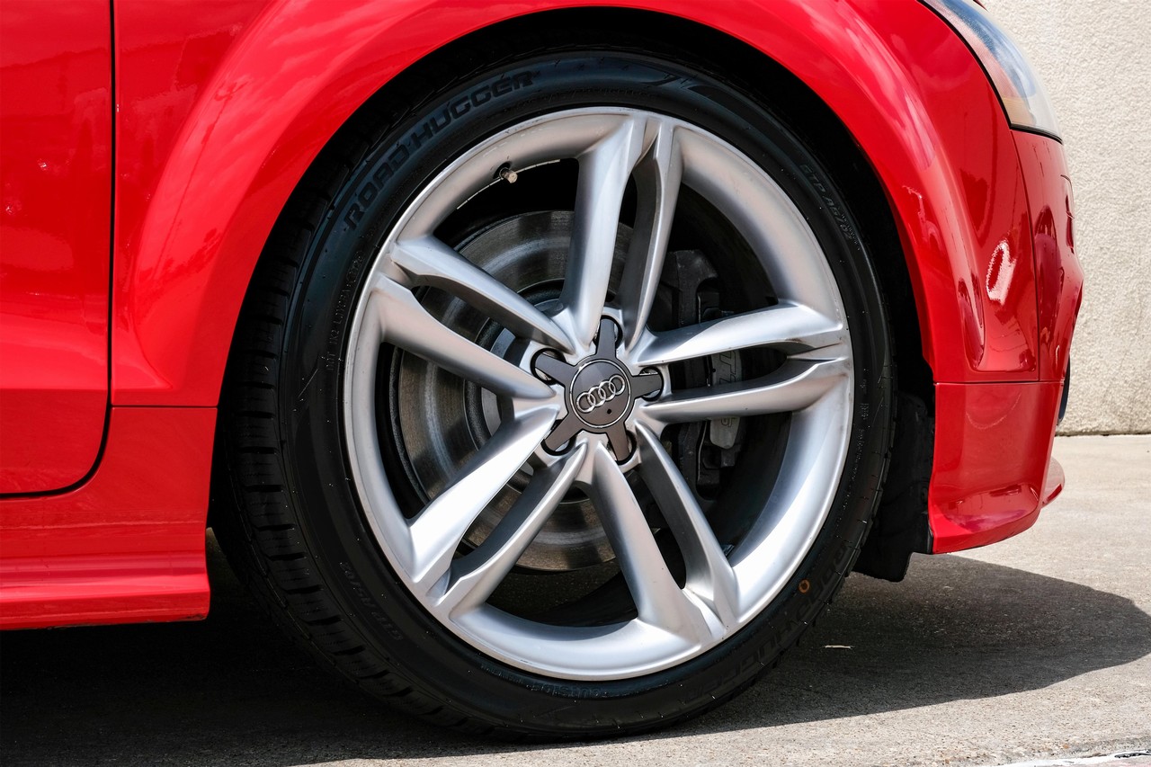 Audi TTS Vehicle Main Gallery Image 39