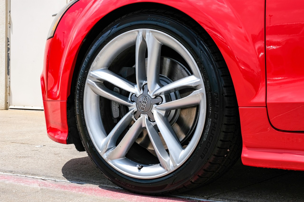Audi TTS Vehicle Main Gallery Image 40